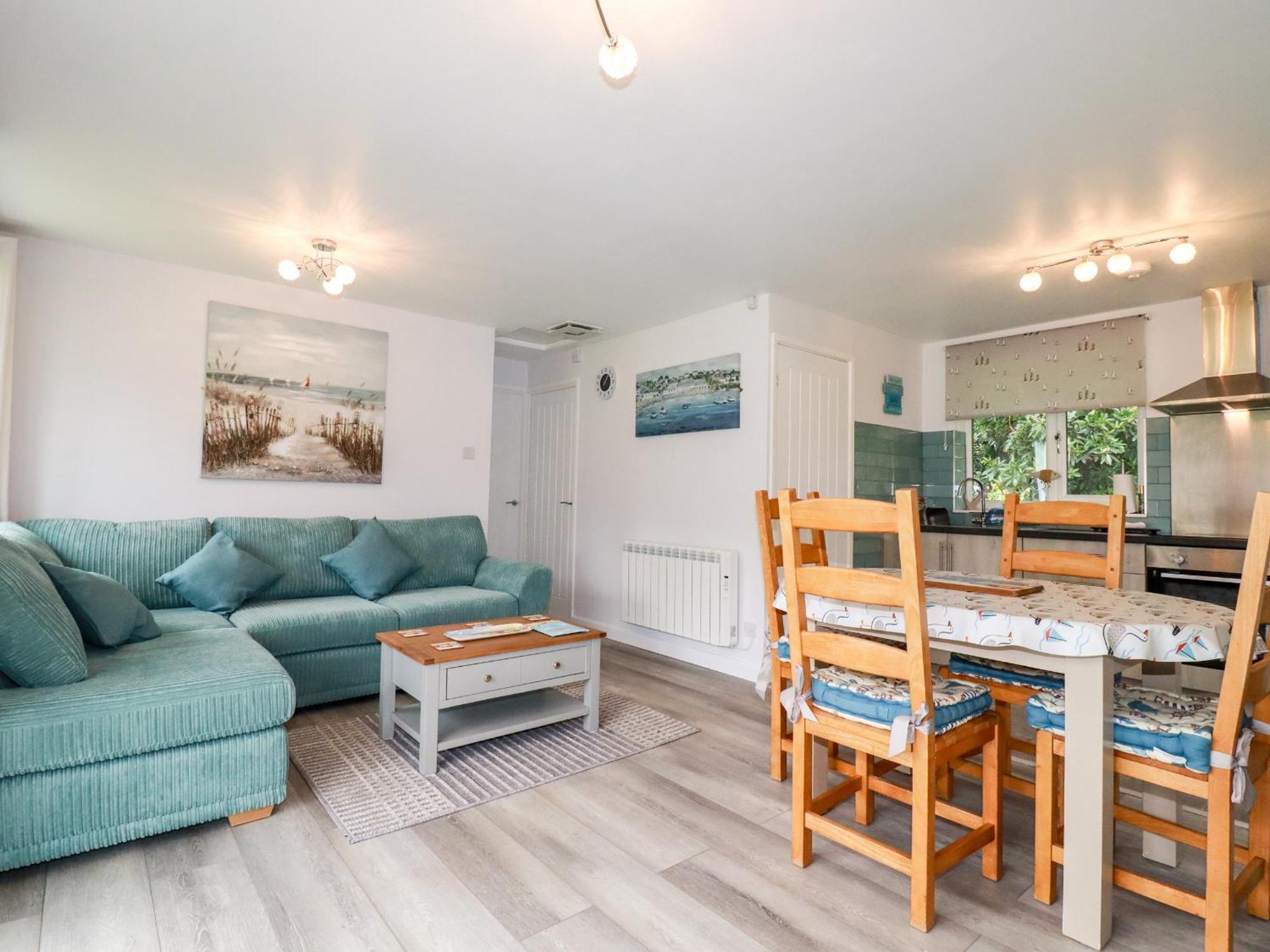 Blue Sky Cottage ลิสคาร์ด ภายนอก รูปภาพ